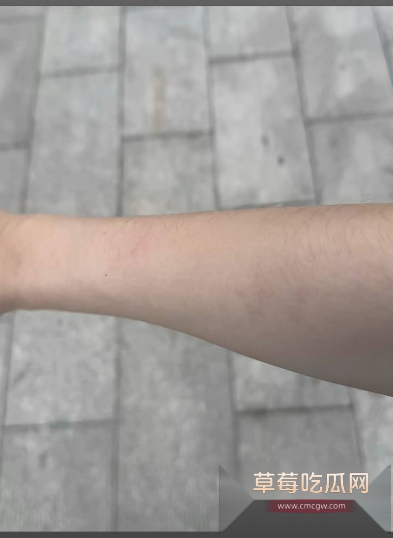 抖音290w粉女网红小郑嘻嘻被曝出轨 25