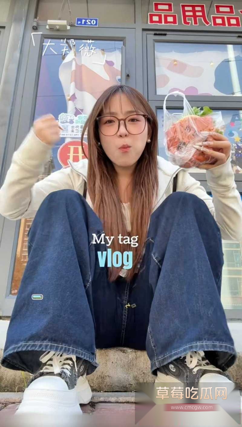 抖音290w粉女网红小郑嘻嘻被曝出轨 40