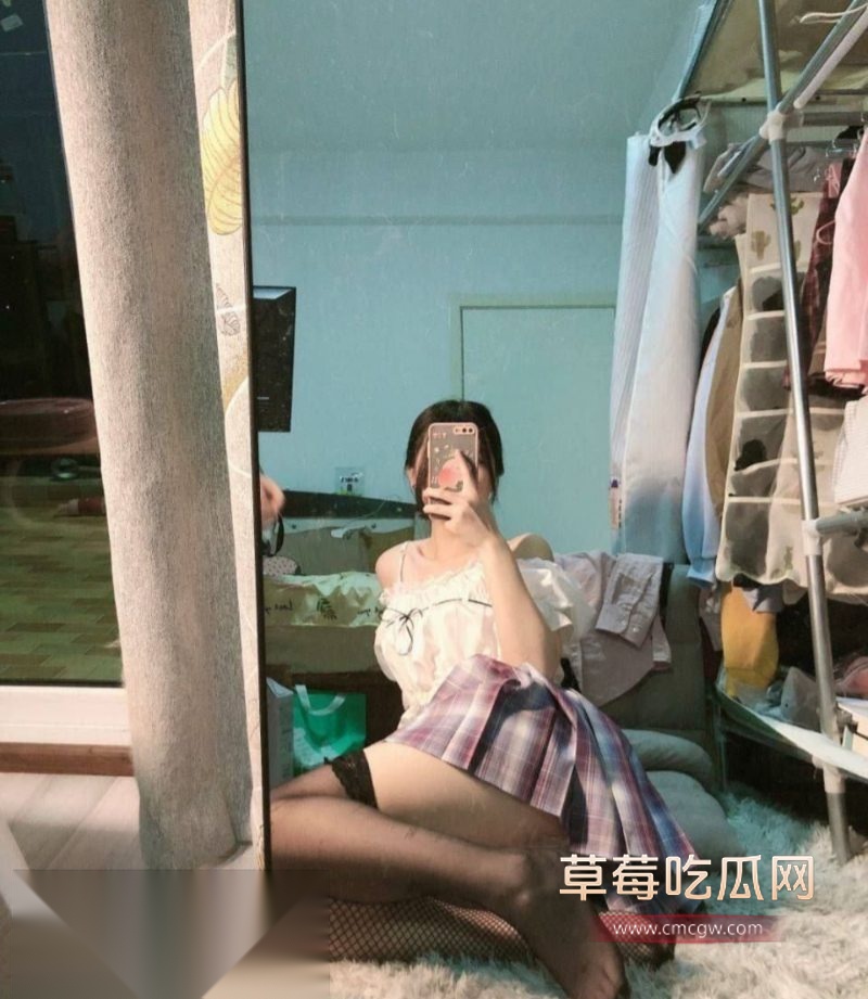 江大城市学院白玮彤3 江大城市学院白玮彤3