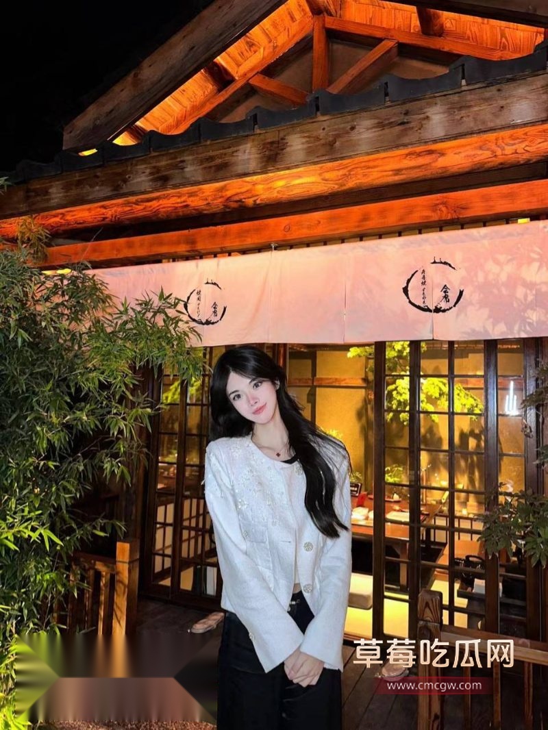 冷白皮纹身女神潇可儿3 冷白皮纹身女神潇可儿3