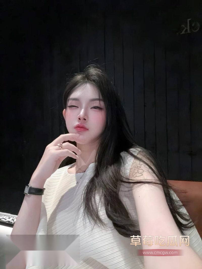 冷白皮纹身女神潇可儿4 冷白皮纹身女神潇可儿4