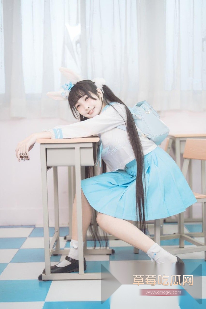 嫩妹落落Raku水手服自慰 8