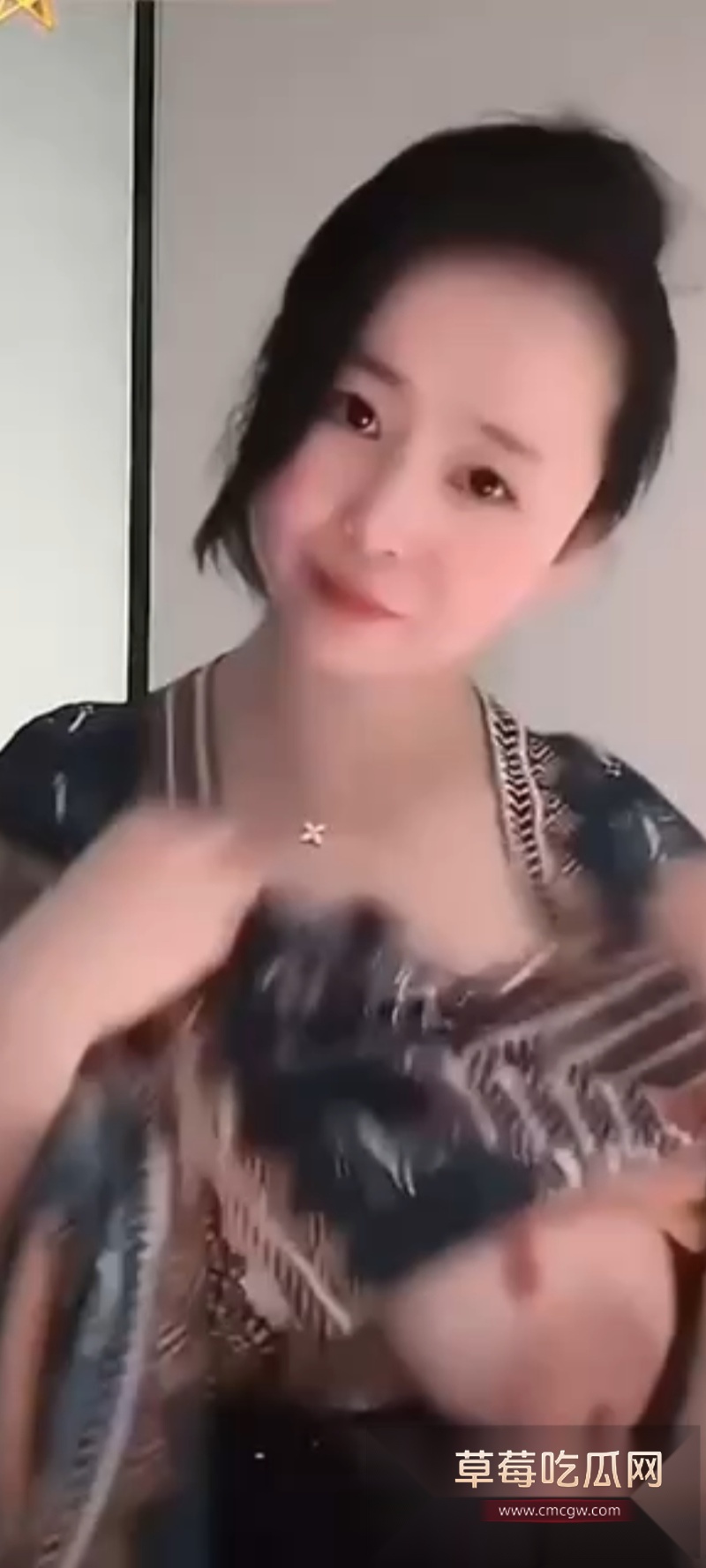 快手抖音女主播走光合集系列 13 快手抖音女主播走光合集系列 13