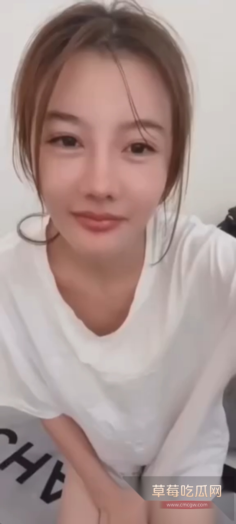 快手抖音女主播走光合集系列 25 快手抖音女主播走光合集系列 25