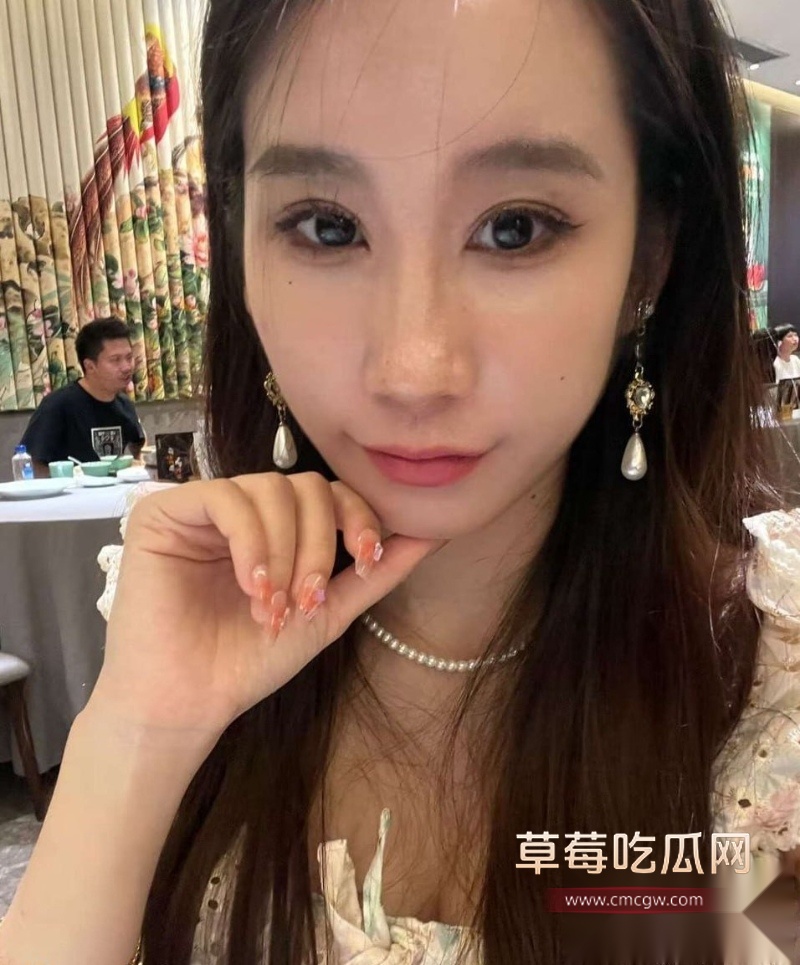 山东顶级反差人妻陈丽 1 山东顶级反差人妻陈丽 1