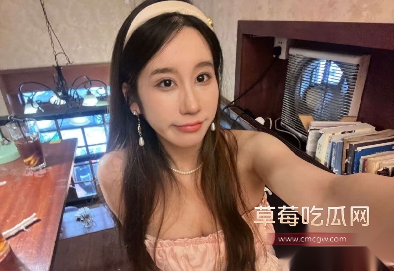 山东顶级反差人妻陈丽 23 山东顶级反差人妻陈丽 23