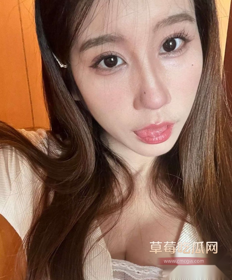 山东顶级反差人妻陈丽 28 山东顶级反差人妻陈丽 28