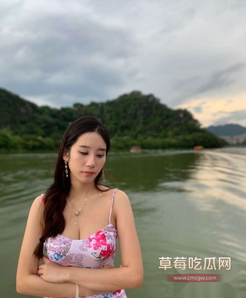 山东顶级反差人妻陈丽 40 山东顶级反差人妻陈丽 40