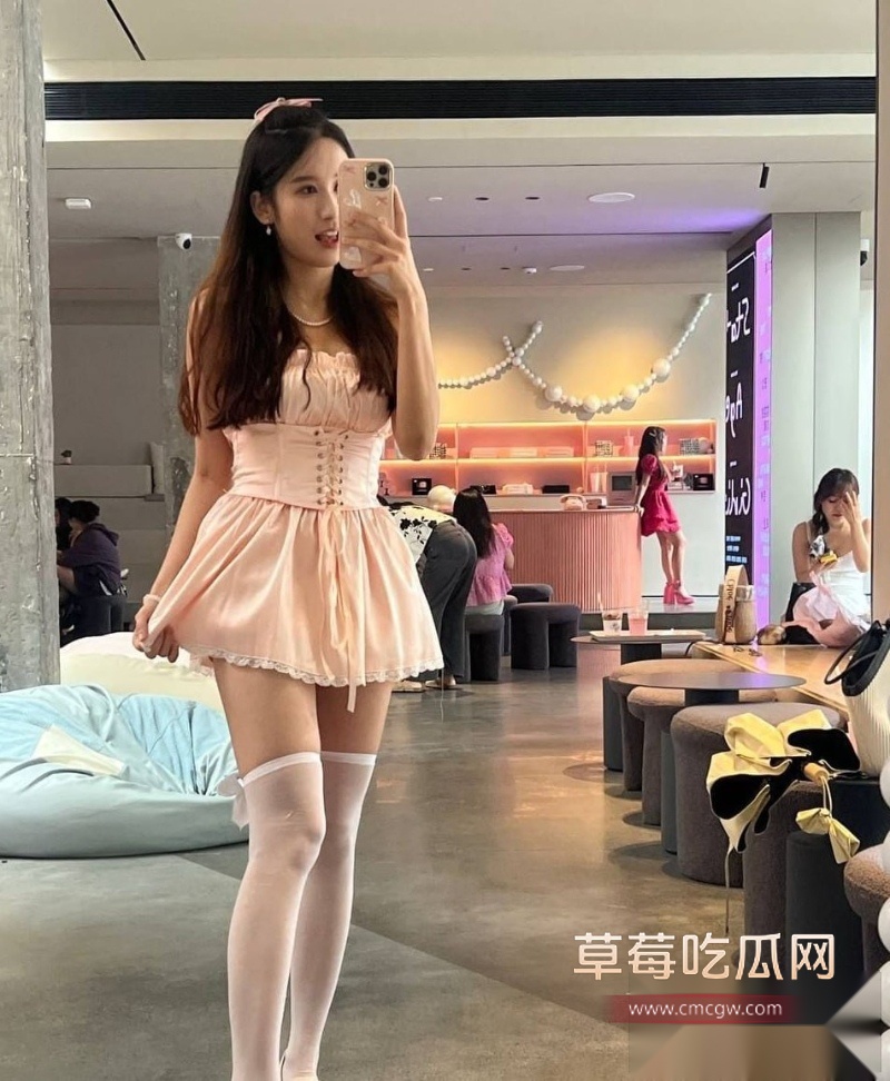 山东顶级反差人妻陈丽 43 山东顶级反差人妻陈丽 43