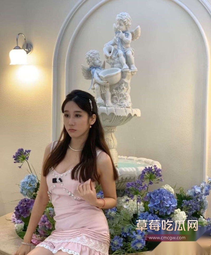 山东顶级反差人妻陈丽 44 山东顶级反差人妻陈丽 44