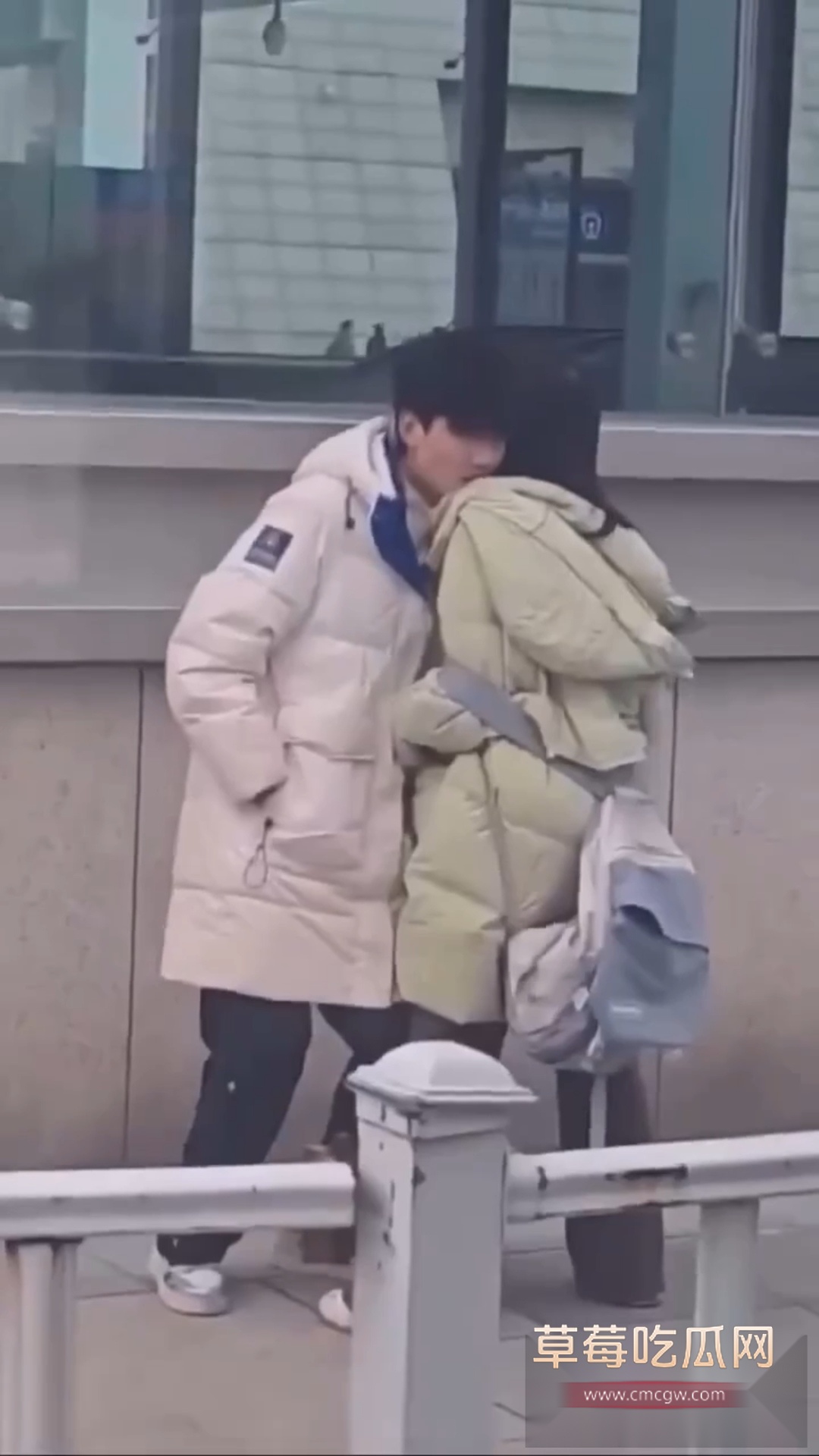 激情男女户外寻求刺激 1