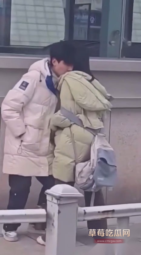 激情男女户外寻求刺激 5