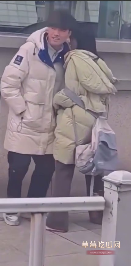 激情男女户外寻求刺激 6