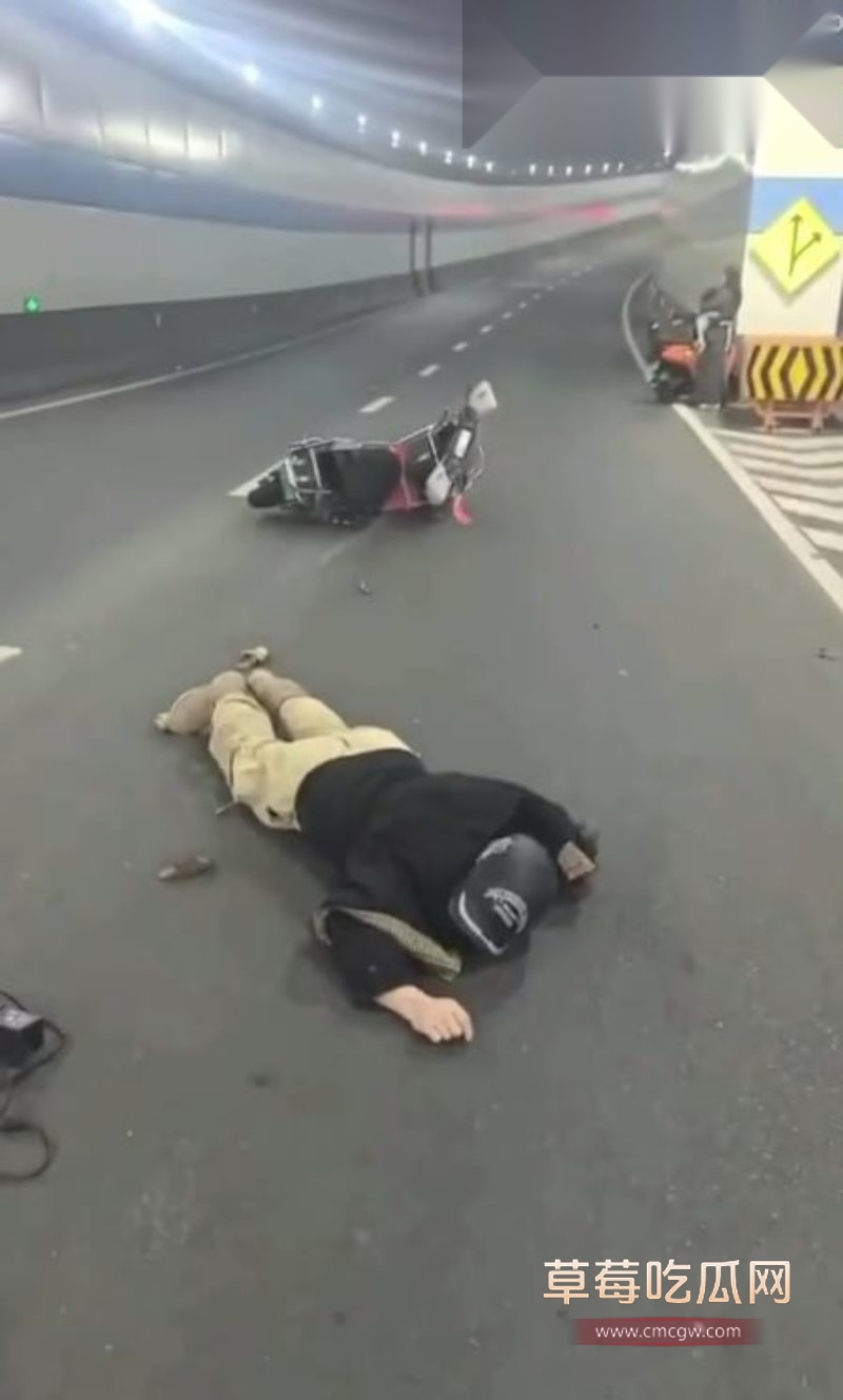 小伙上演现实版速度与激情1