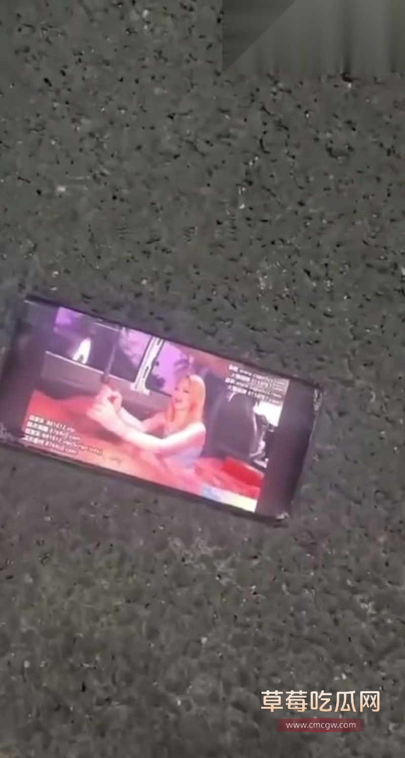 小伙上演现实版速度与激情2