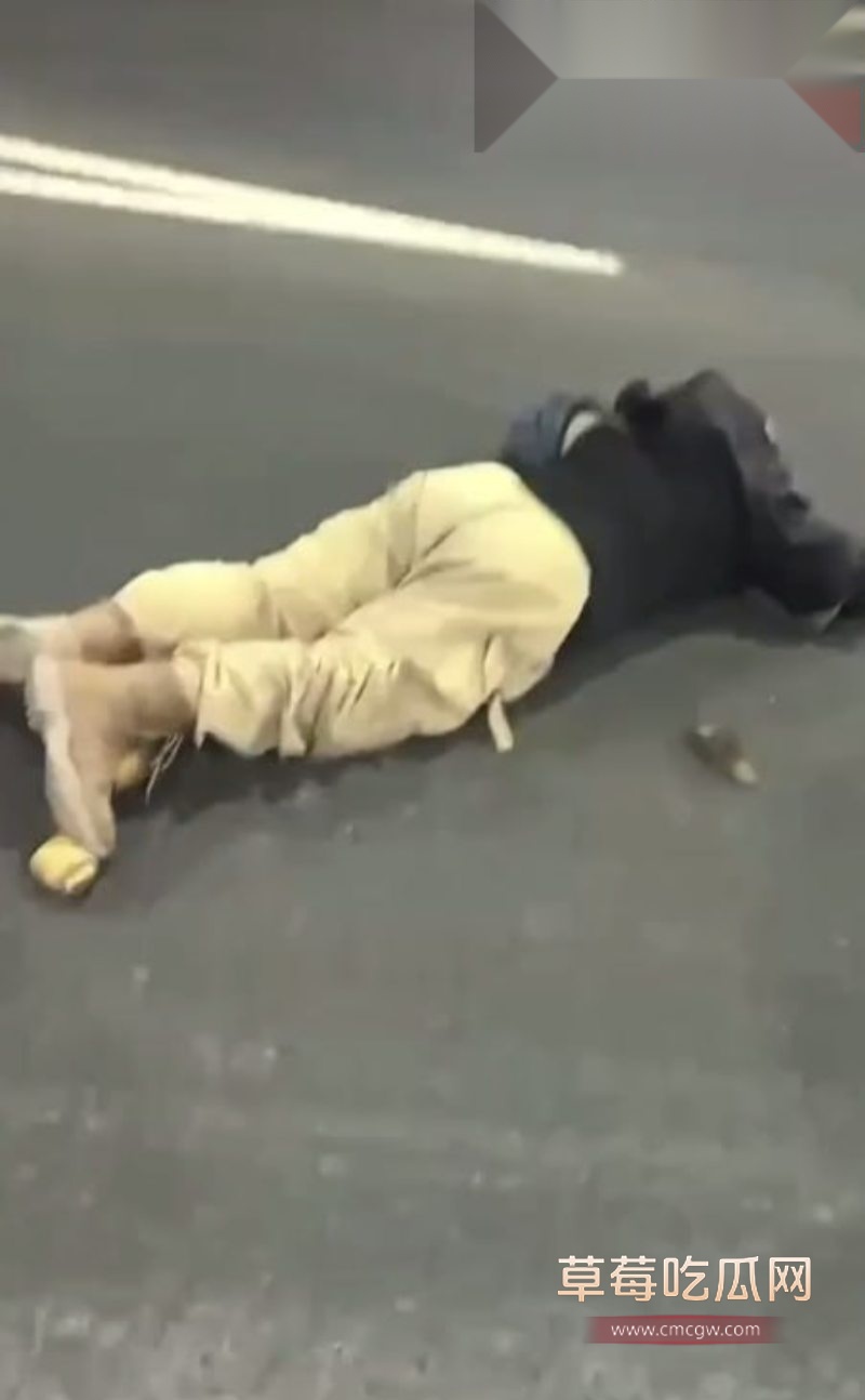 小伙上演现实版速度与激情4