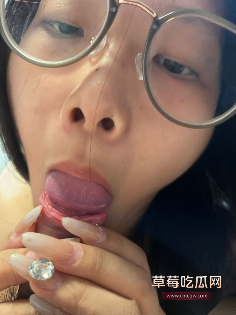 青岛滨海学院大二眼镜妹 24 青岛滨海学院大二眼镜妹 24