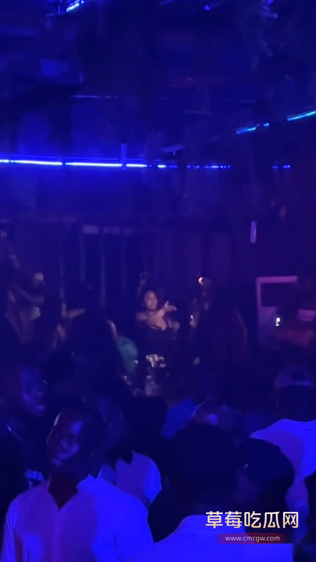 与黑人美女的超级甜蜜性爱 3