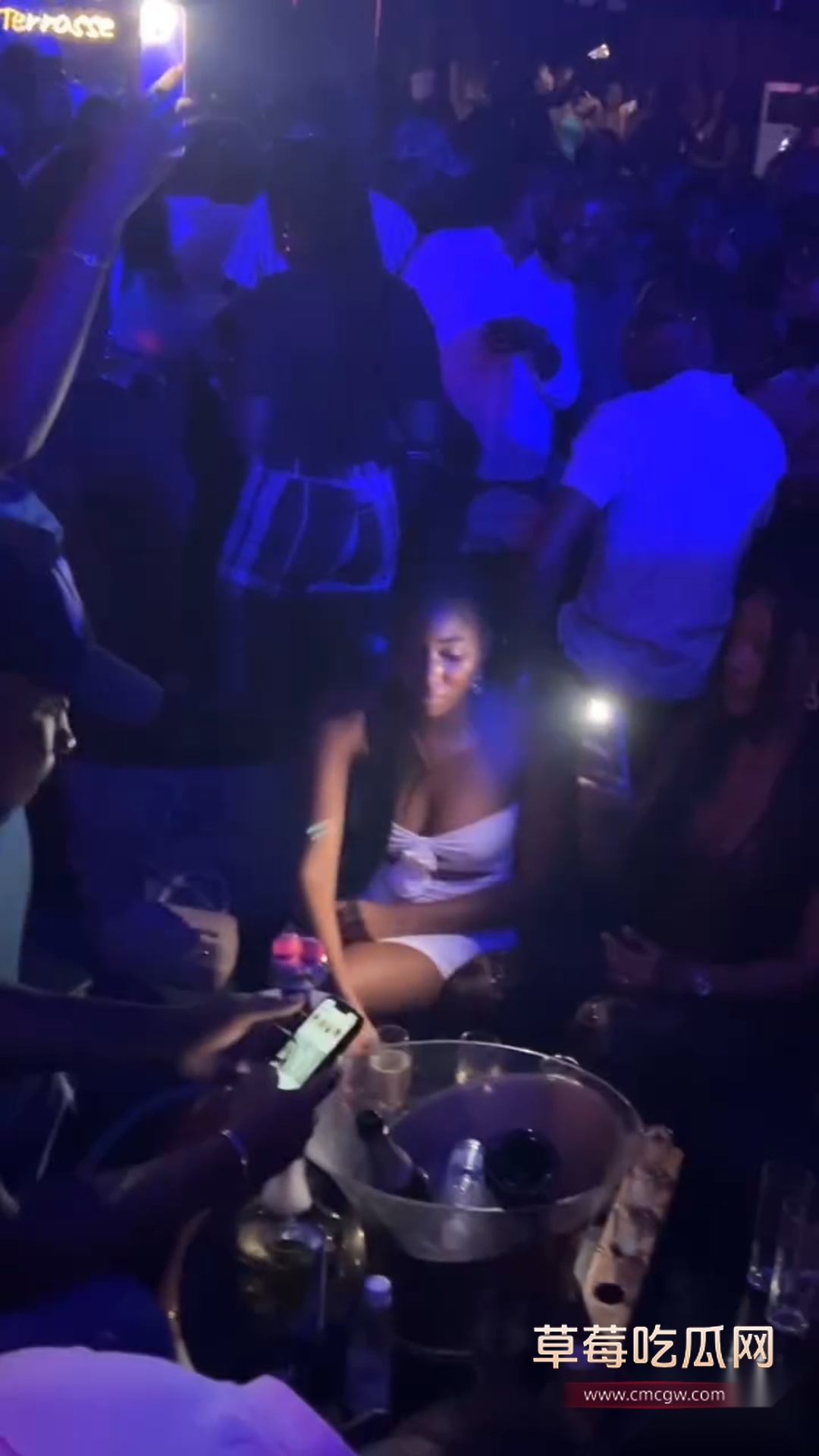 与黑人美女的超级甜蜜性爱 4