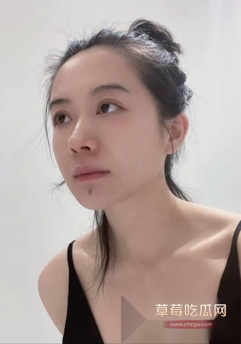 前360高级副总裁玉红疯了！群内公开炮轰前老板周鸿祎财务造假  20