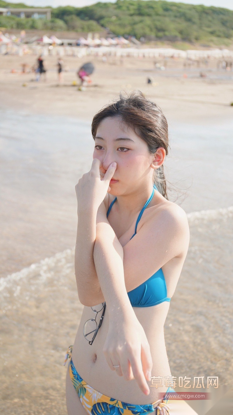 超可爱的20岁短发小只马摄影师鐘小曼 19