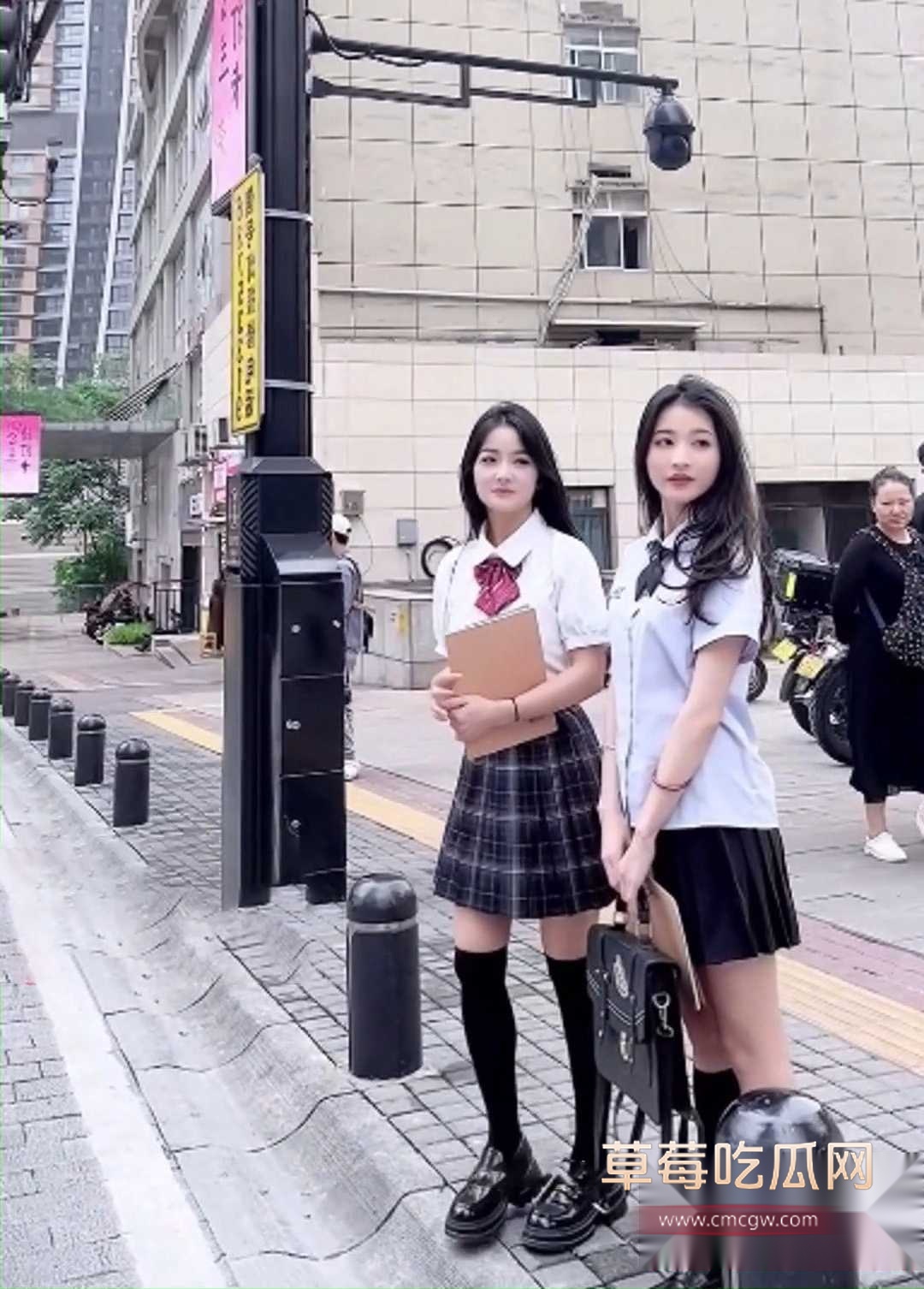 秀人网姐妹花鱼尾与谭小灵 8