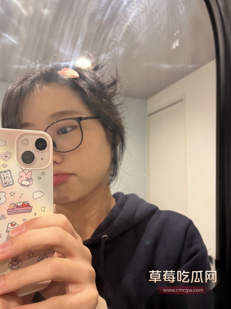 顶级女大学生尤物 momocats 1 顶级女大学生尤物 momocats 1