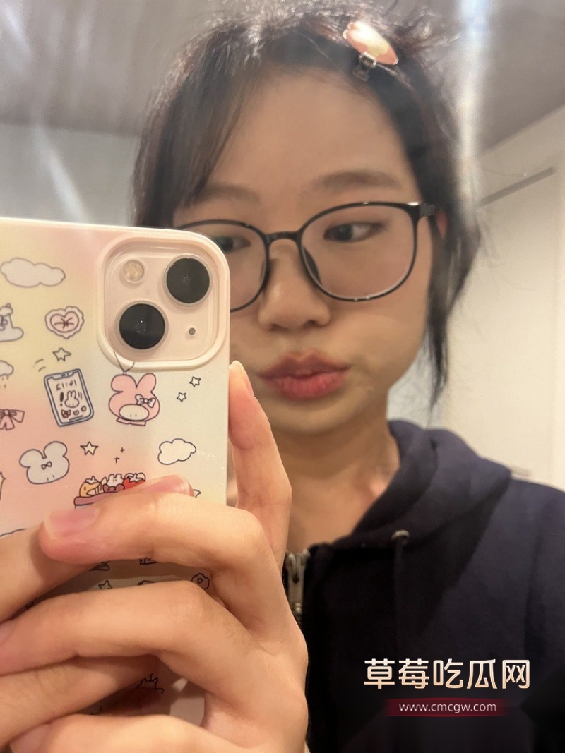 顶级女大学生尤物 momocats 3 顶级女大学生尤物 momocats 3