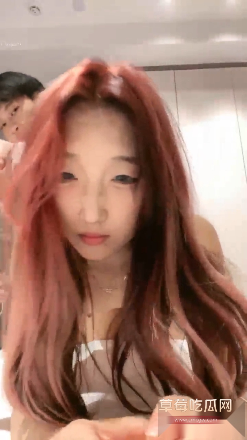 花臂黄毛精神小妹4 4