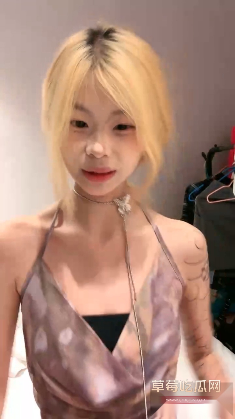 花臂黄毛精神小妹5 1