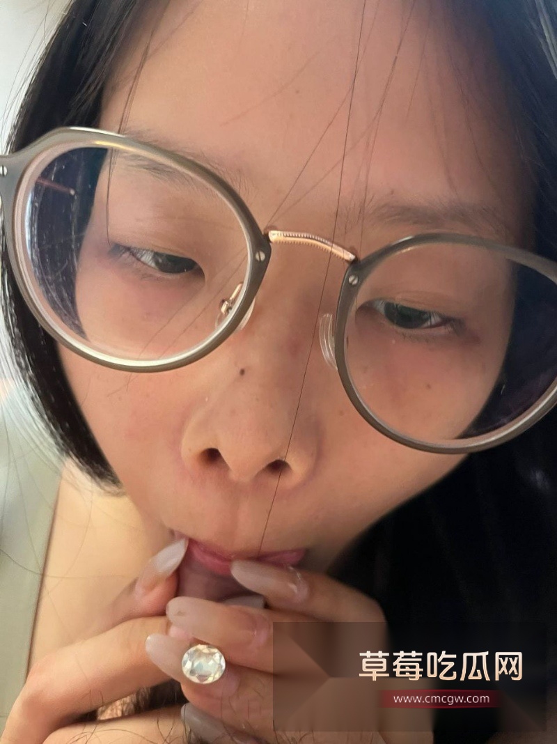 青岛滨海学院大二完美露脸眼镜妹私密视频曝光 23 青岛滨海学院大二完美露脸眼镜妹私密视频曝光 23