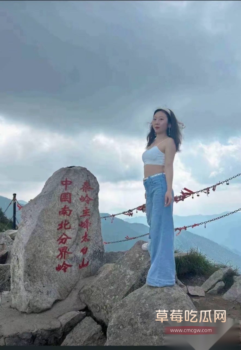 陕西铜川高新实验学校音乐老师李思瞳 28 陕西铜川高新实验学校音乐老师李思瞳 28