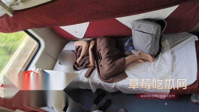 露出新人白桃汽水3 露出新人白桃汽水3