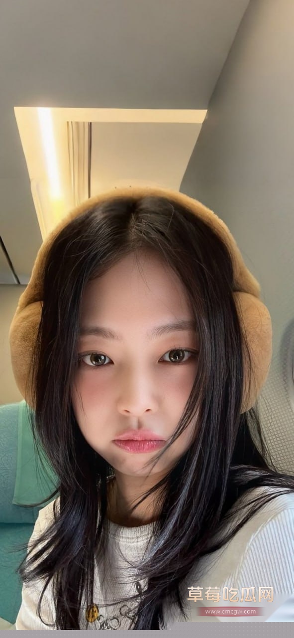 blackpink成员Jennie泡澡露奶私照 15