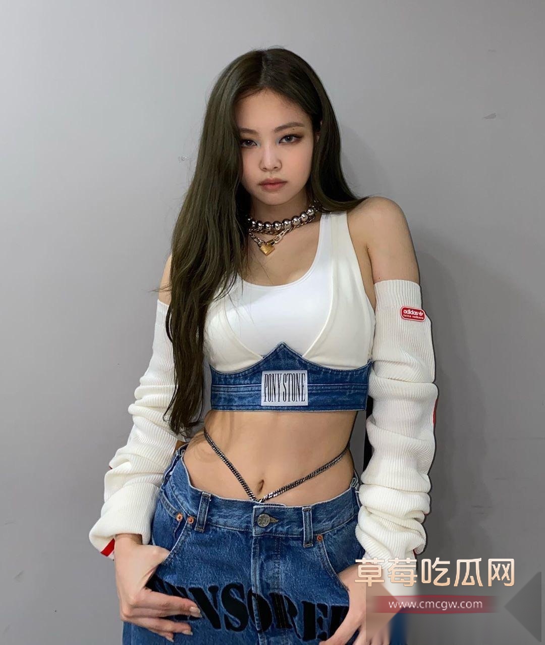 blackpink成员Jennie泡澡露奶私照 22