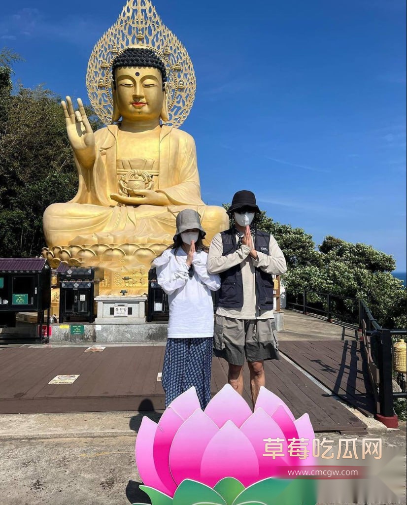 blackpink成员Jennie泡澡露奶私照 28