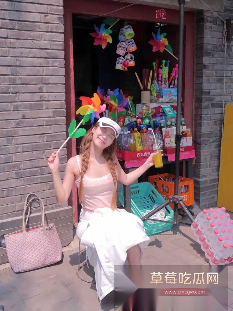 女网红姬佳祺爆料其前男友《我的小尾巴》 55