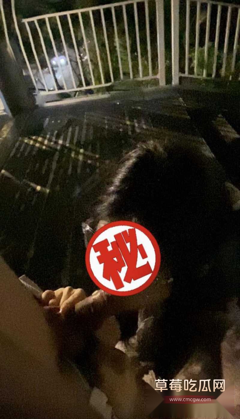 哥哥带妹妹去户外喝酒聊天 8