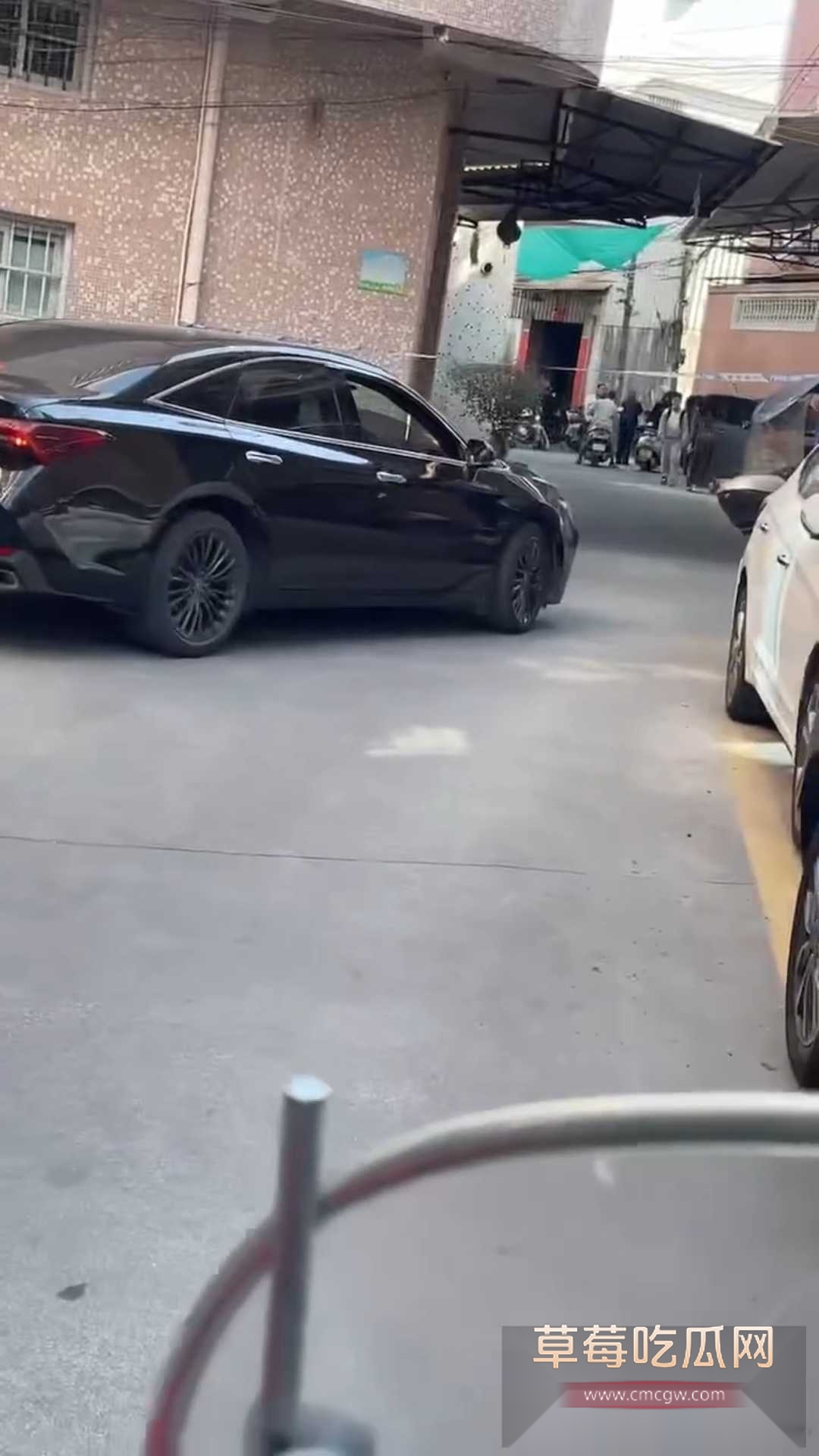 精神病砍死4人现场血腥 5