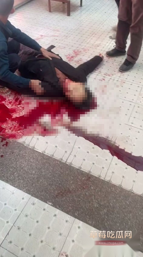 精神病砍死4人现场血腥 1
