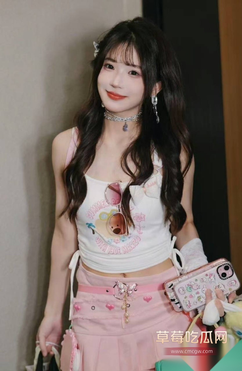 前丝芭女团SNH48成员曾艳芬曝出团里“新人王” 8 前丝芭女团SNH48成员曾艳芬曝出团里“新人王” 8