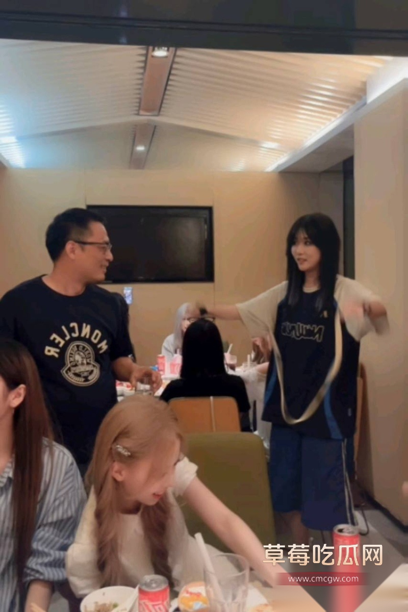 前丝芭女团SNH48成员曾艳芬曝出团里“新人王” 60 前丝芭女团SNH48成员曾艳芬曝出团里“新人王” 60