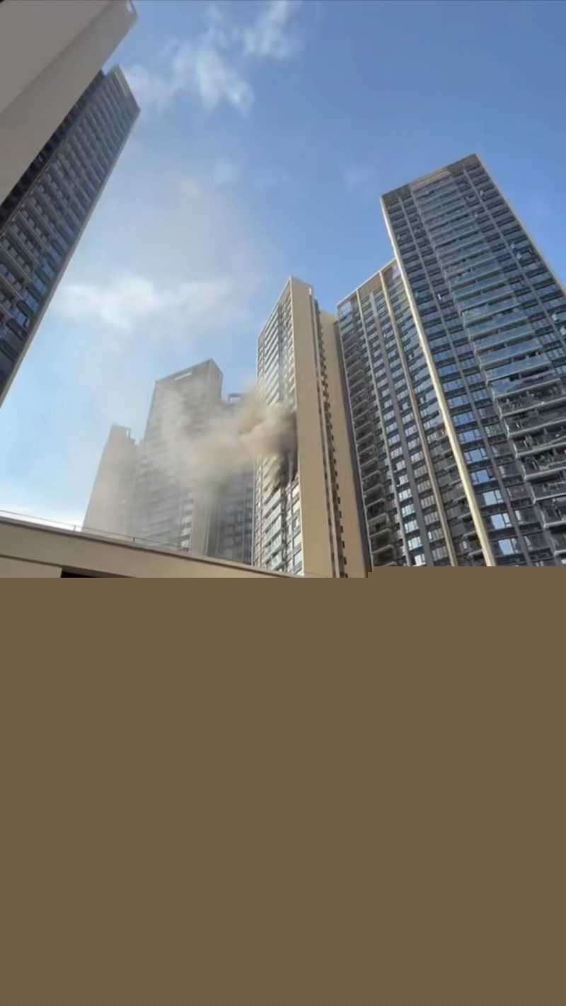 珠海一酒鬼酒后纵火 烧毁楼房引发紧急疏散 2