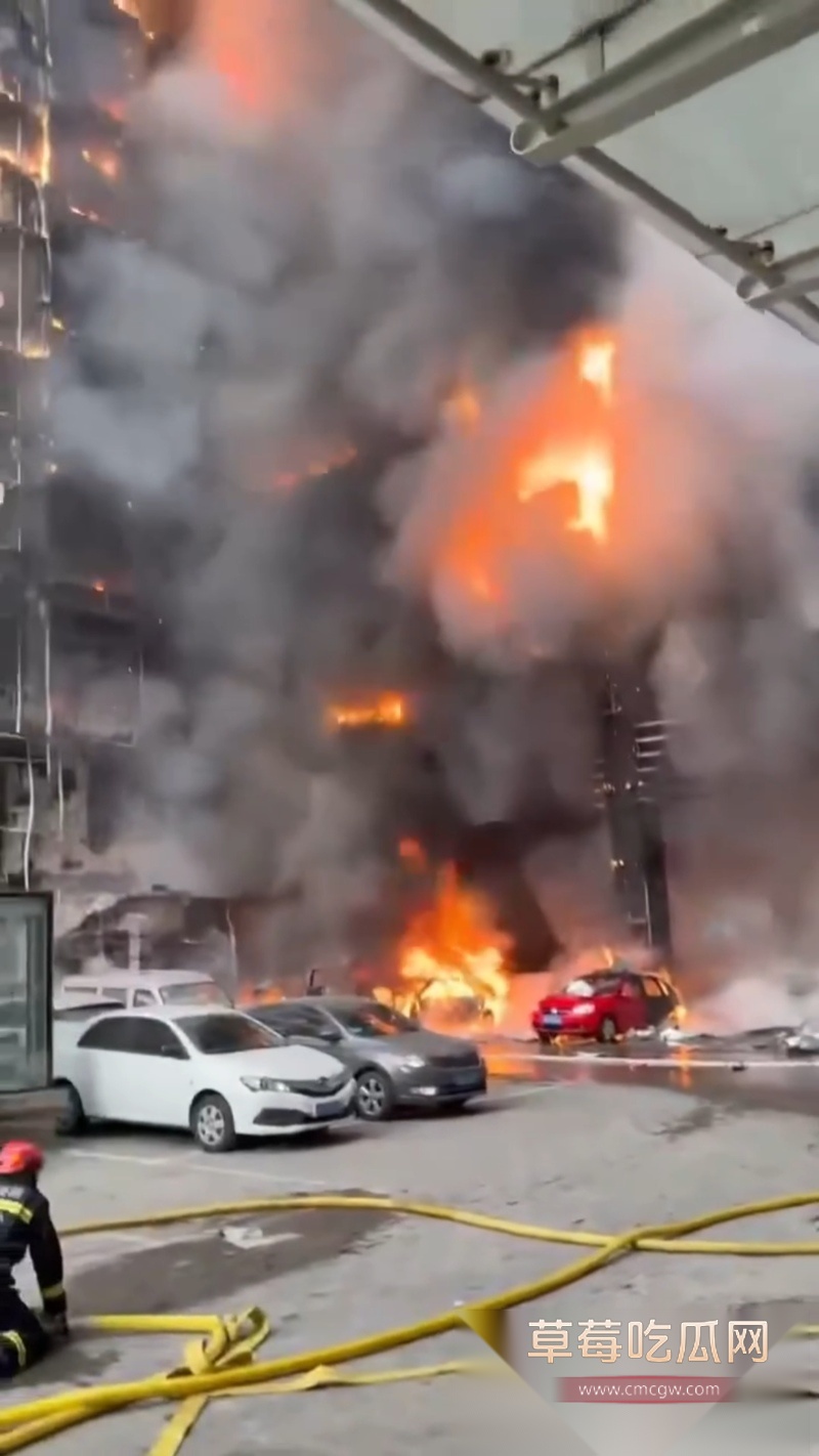 天津市西青区华鼎置地突发火灾 1