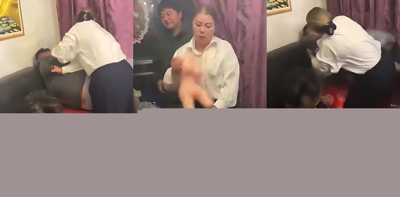 群友珍藏的迷你橡胶娃娃女友被妈妈发现惨遭摔地.jpg 群友珍藏的迷你橡胶娃娃女友被妈妈发现惨遭摔地.jpg