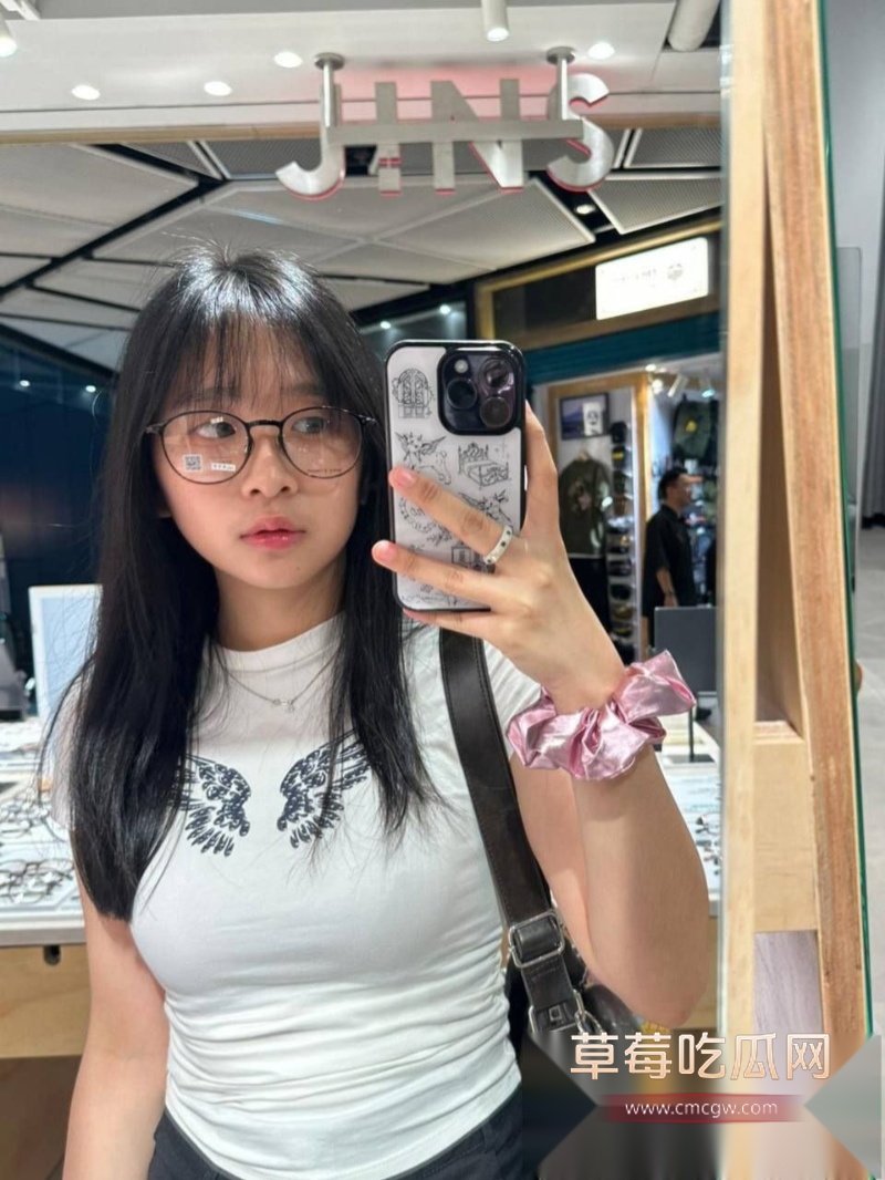 香港学生妹朱双双不雅视频流出 32 香港学生妹朱双双不雅视频流出 32