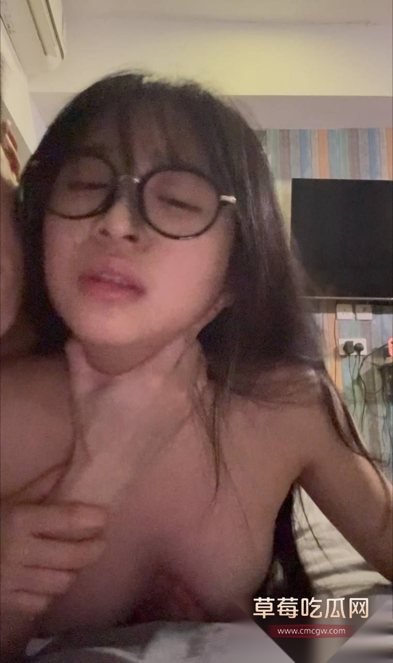 香港学生妹朱双双不雅视频流出 40 香港学生妹朱双双不雅视频流出 40