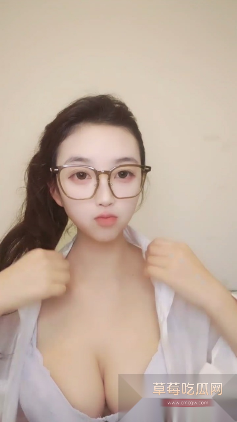 半糖七彩女主播桃井甜荟直播自慰 2 半糖七彩女主播桃井甜荟直播自慰 2