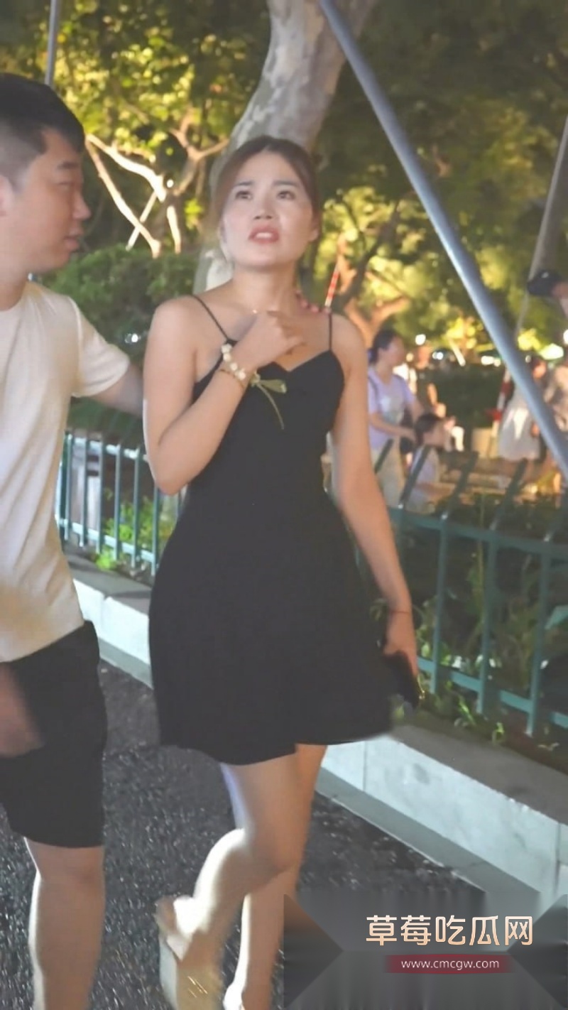 大神街头偷拍抄底 4 大神街头偷拍抄底 4