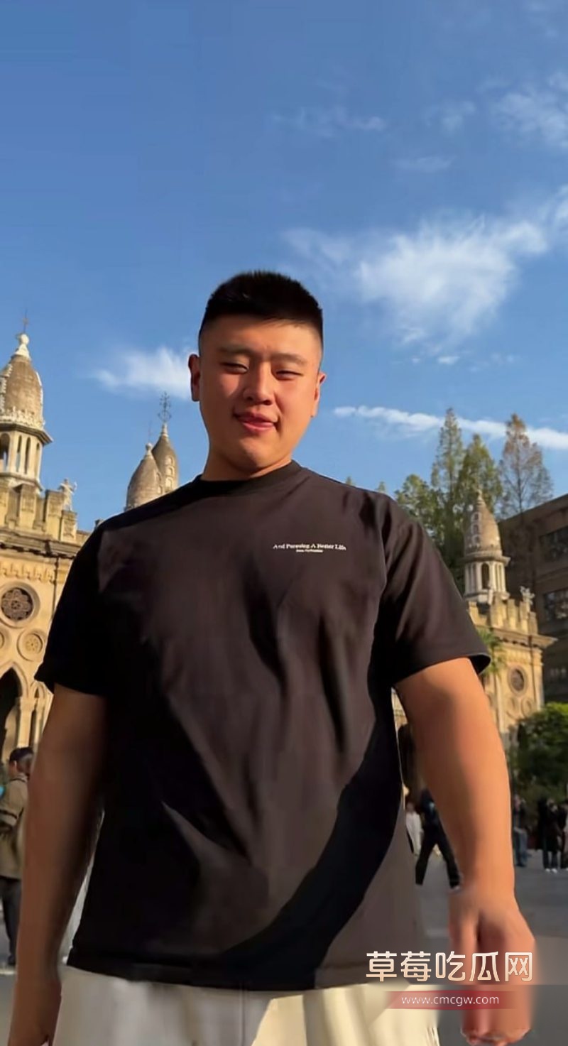 抖音80万粉丝网红舒克男同视频流出3 抖音80万粉丝网红舒克男同视频流出3